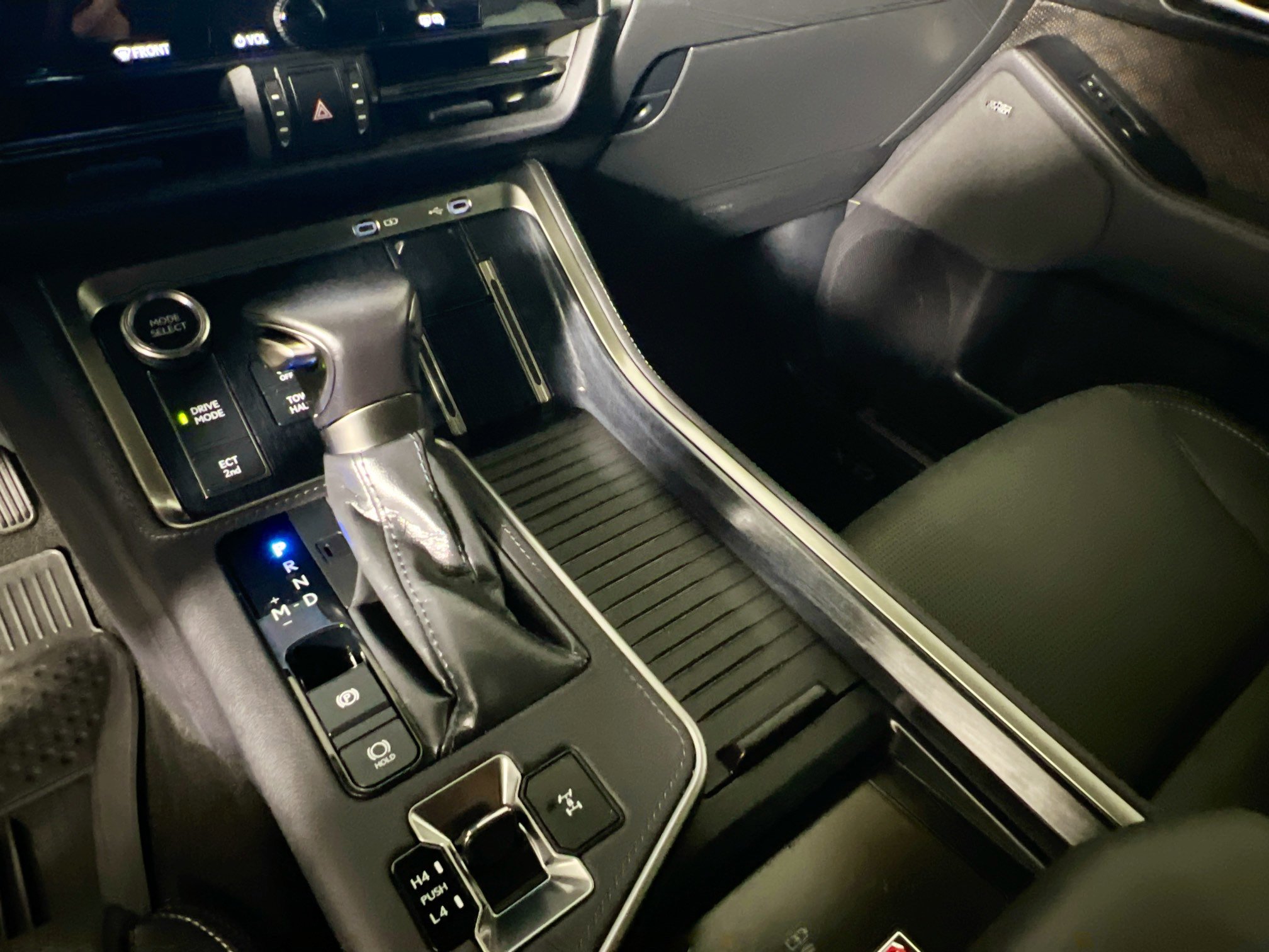 Used 2024 Lexus GX 550 w/ Accessory Package (Z1) AWD/4WD image 26