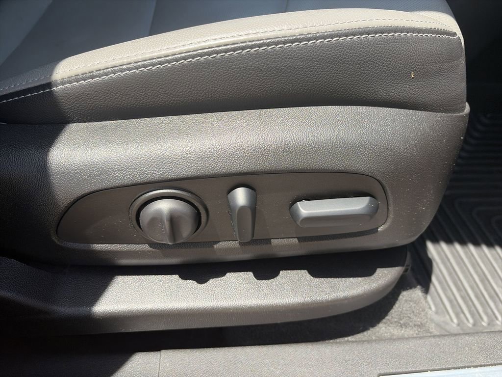 Used 2019 Chevrolet Equinox Premier FWD image 35