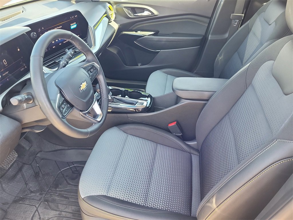 Certified 2025 Chevrolet Trax LT w/ Driver Confidence Package image 7