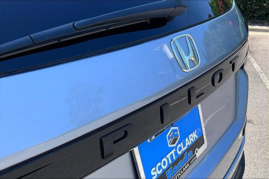 Certified 2025 Honda Pilot TrailSport image 24