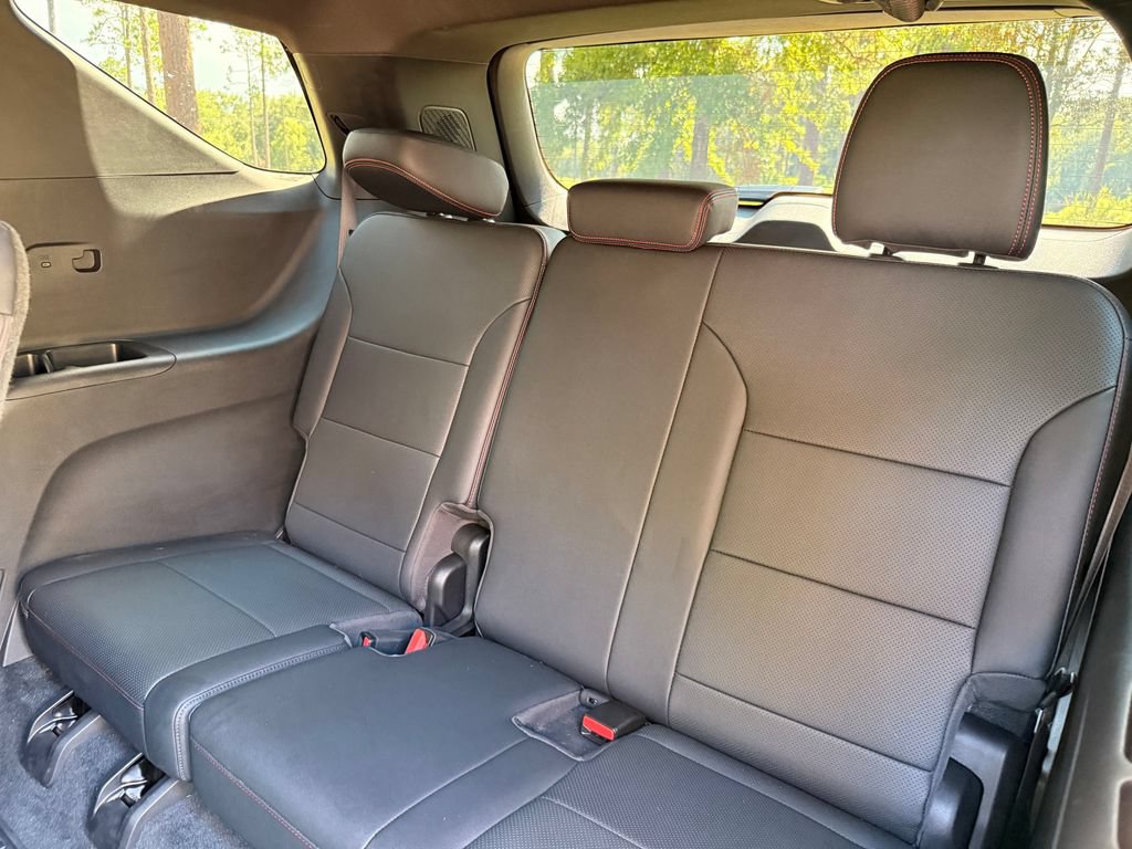 Used 2024 Chevrolet Traverse Z71 w/ LPO, Floor Liner Package AWD/4WD image 30
