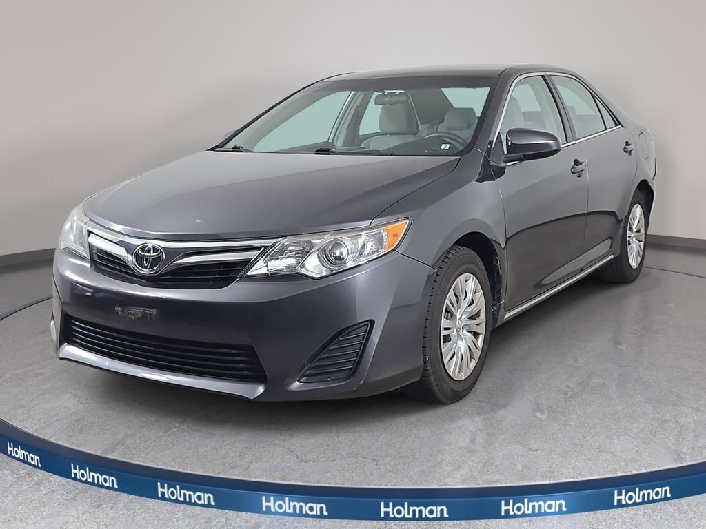 Used 2014 Toyota Camry LE image 1