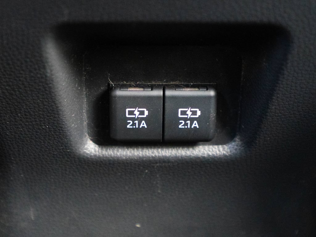Used 2019 Toyota RAV4 XLE Premium w/ Cold Weather Package AWD/4WD image 40