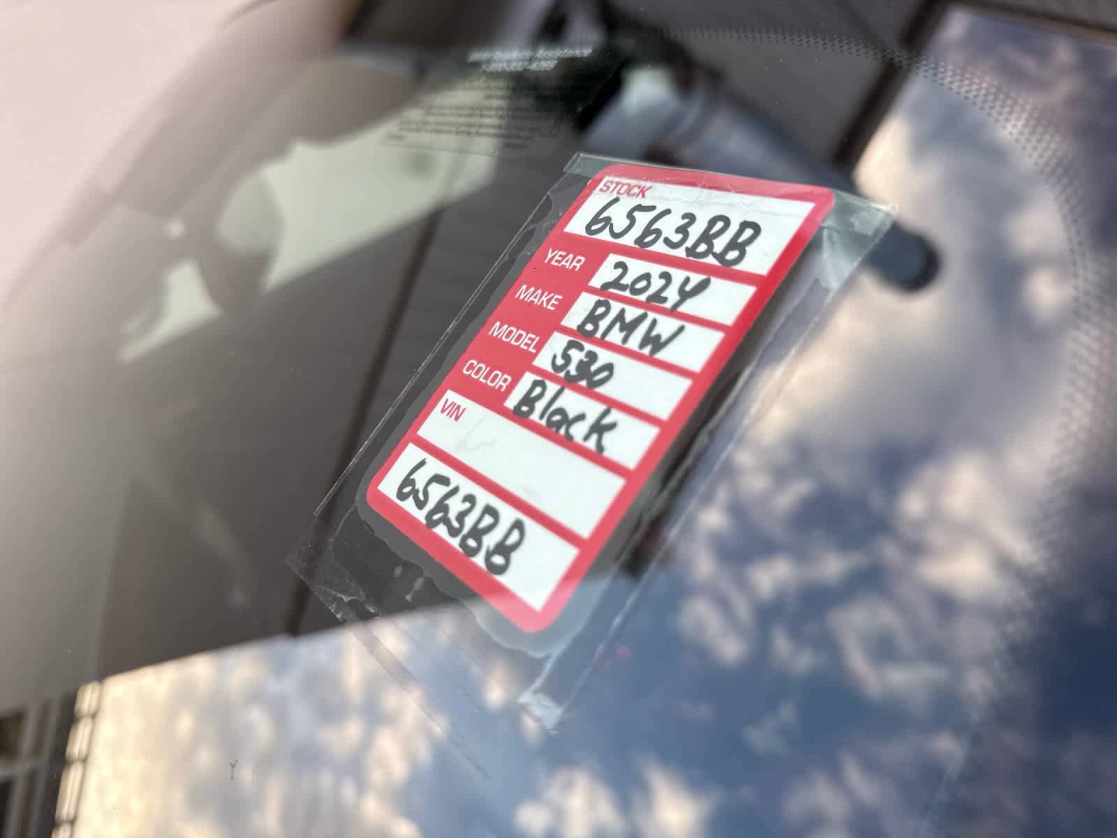 Certified 2024 BMW 530i xDrive w/ Premium Package image 17