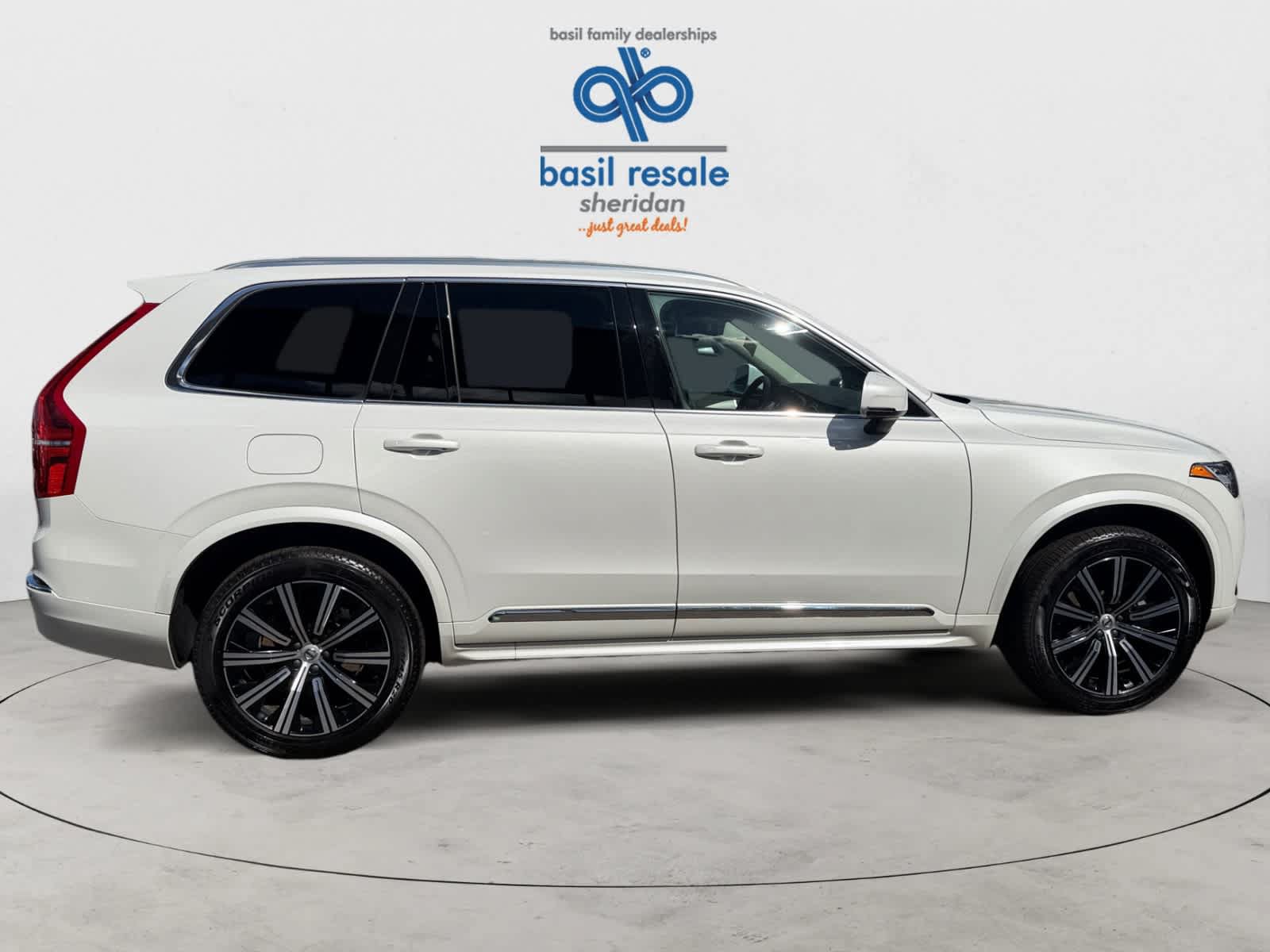 Used 2025 Volvo XC90 B5 Core AWD/4WD image 8