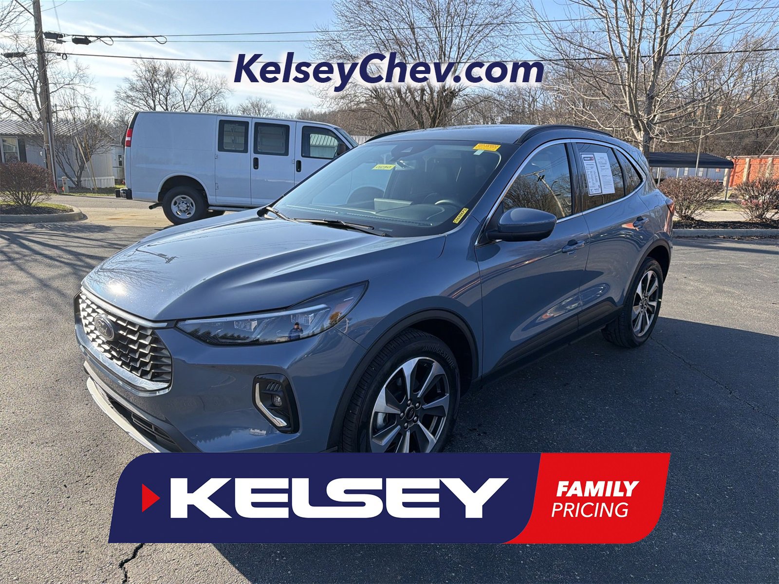 Used 2023 Ford Escape Platinum image 1