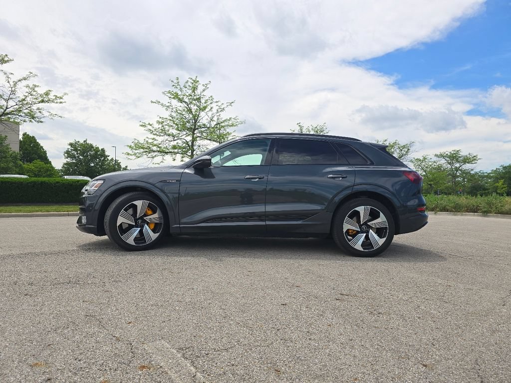 Used 2023 Audi e-tron Premium Plus w/ Premium Plus Package AWD/4WD image 14
