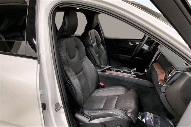 Certified 2023 Volvo XC60 B5 Ultimate w/ Climate Package image 8