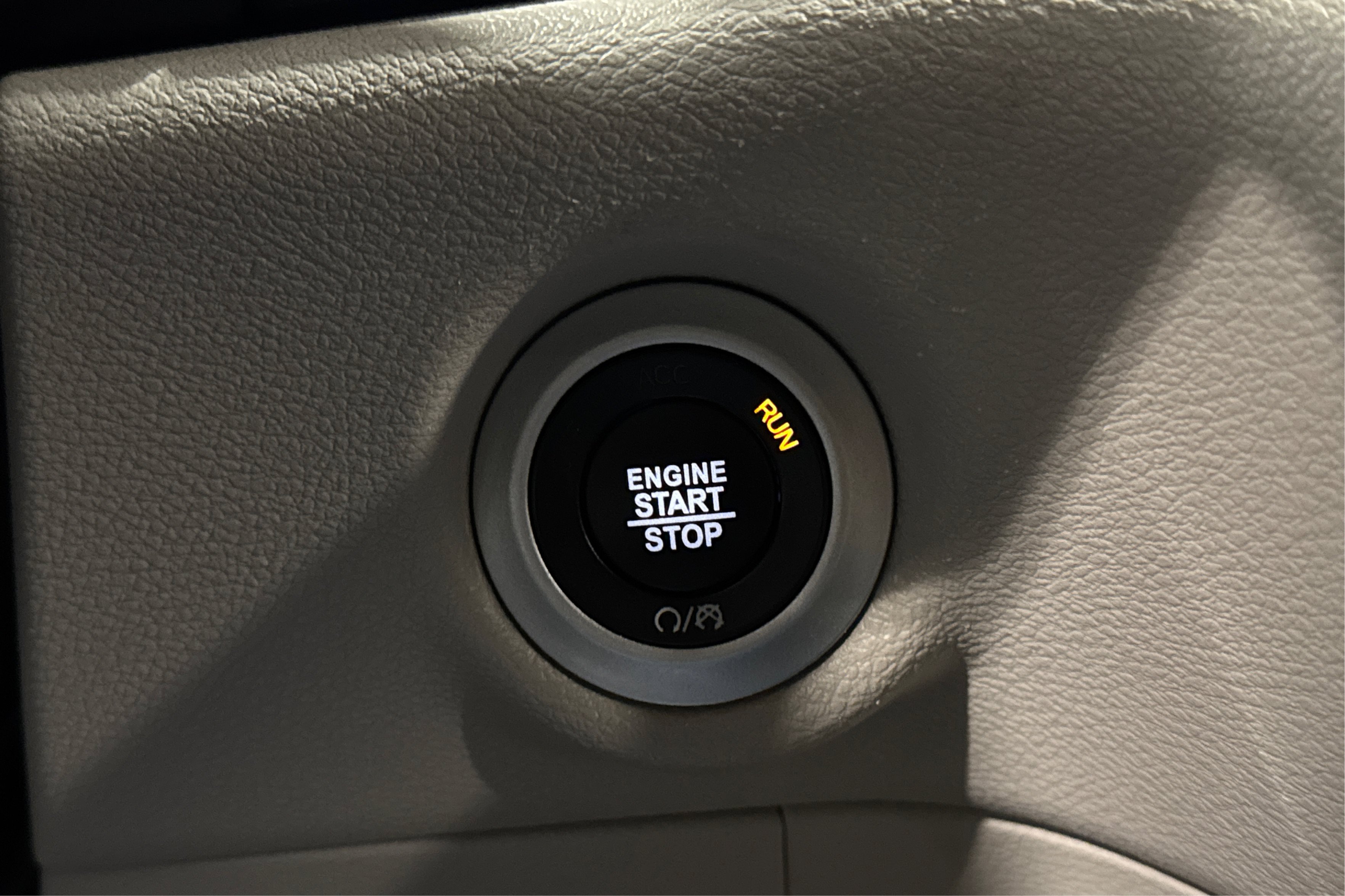 Used 2024 Chrysler Pacifica Touring-L FWD image 34