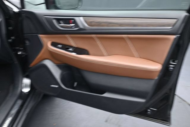 Used 2019 Subaru Outback 2.5i Touring w/ Popular Package #3A AWD/4WD image 35