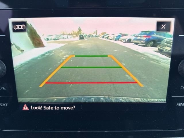 Certified 2025 Volkswagen Taos SEL w/ Black Wheel Plus Package image 17