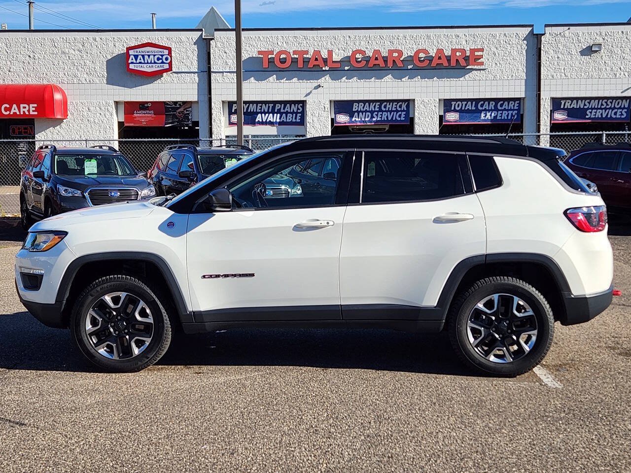 Used 2018 Jeep Compass Trailhawk w/ Leather Interior Group AWD/4WD image 8