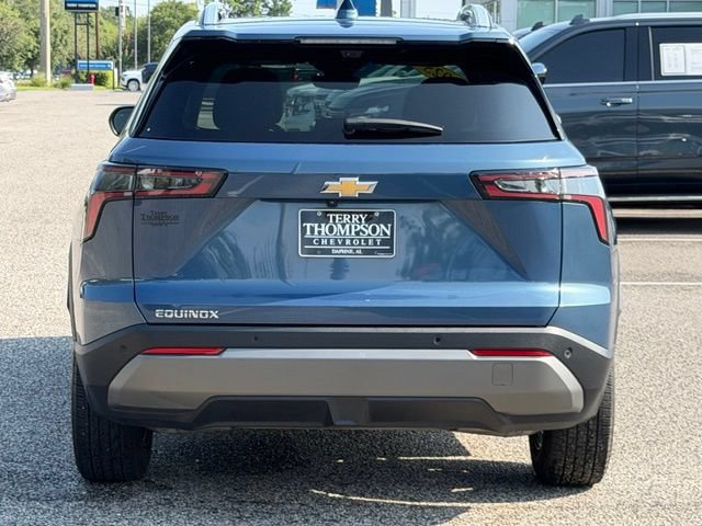 Used 2025 Chevrolet Equinox LT w/ Convenience Package II FWD image 3