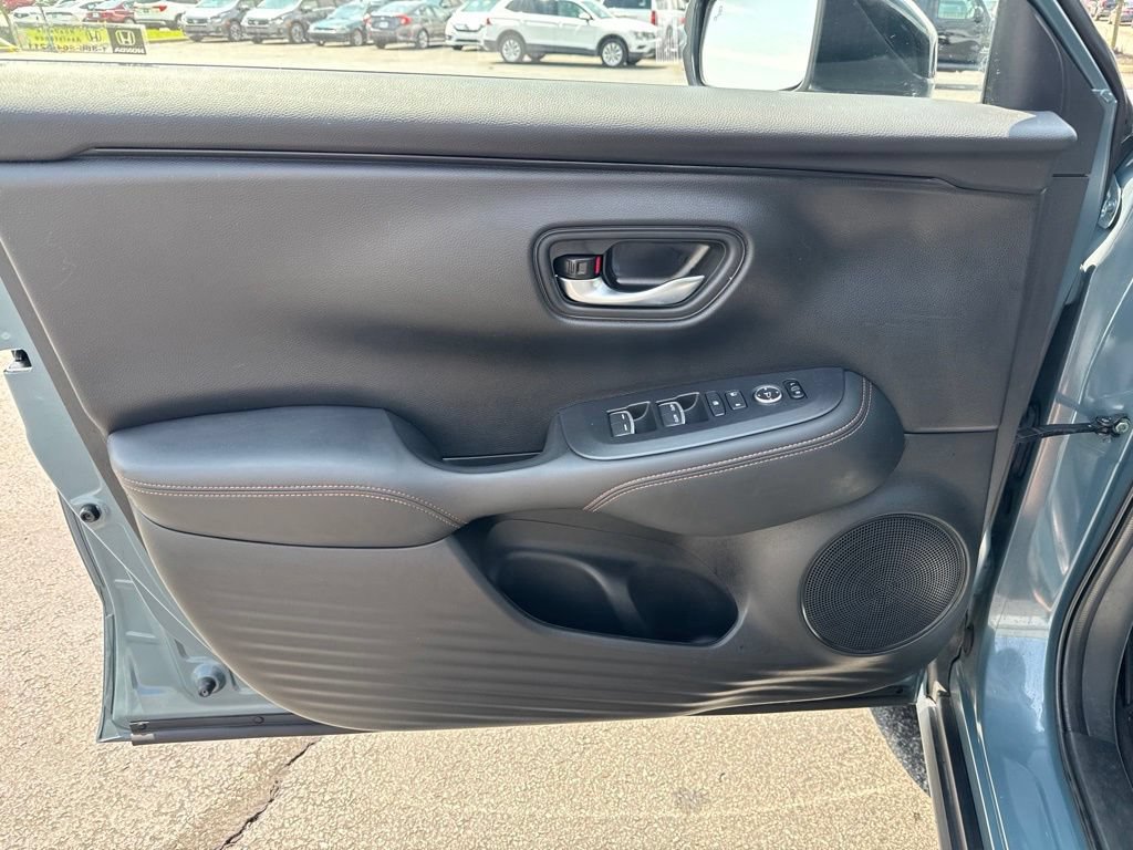 Certified 2025 Honda HR-V Sport image 29