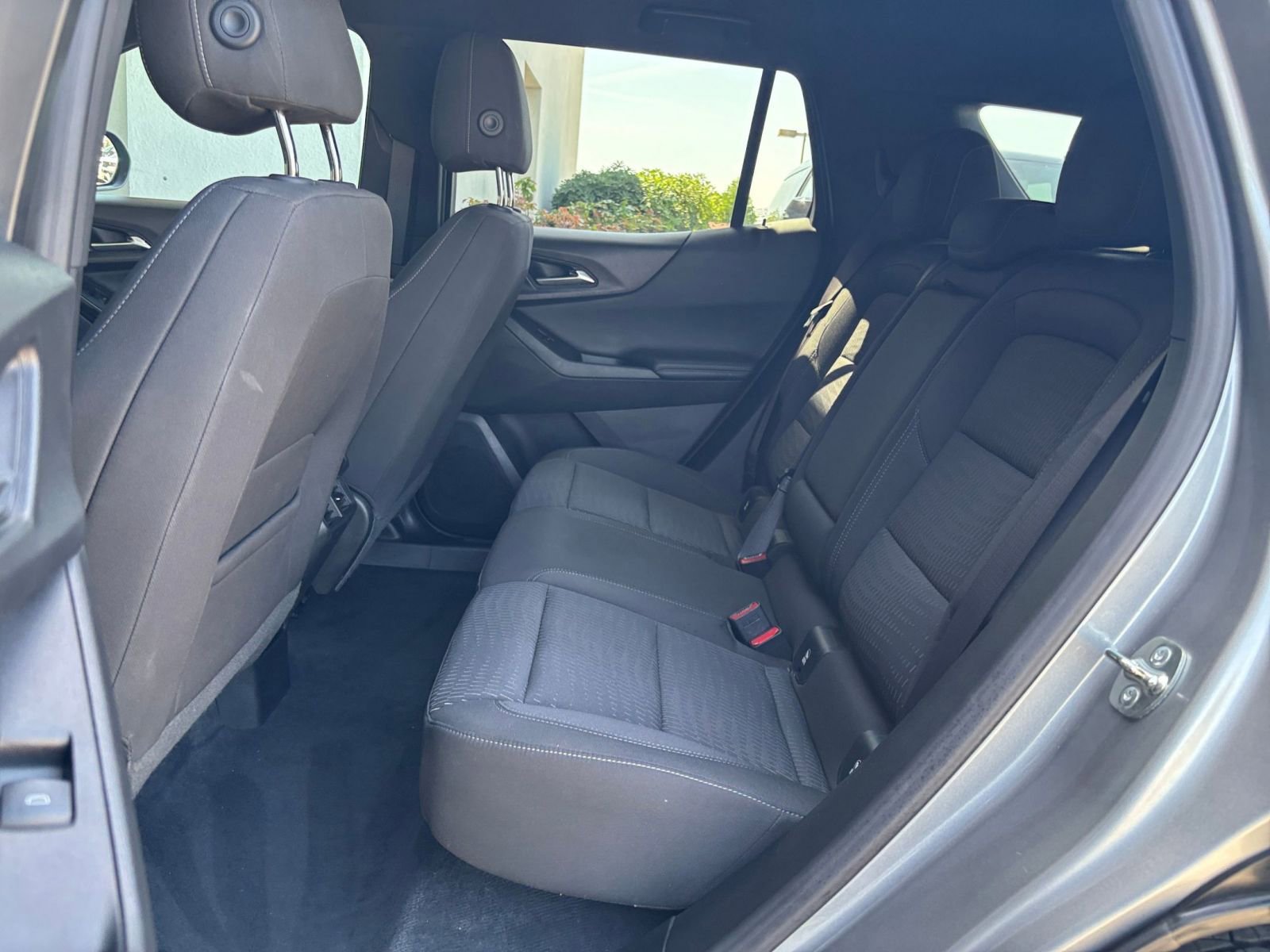Used 2025 Chevrolet Equinox LT FWD image 38