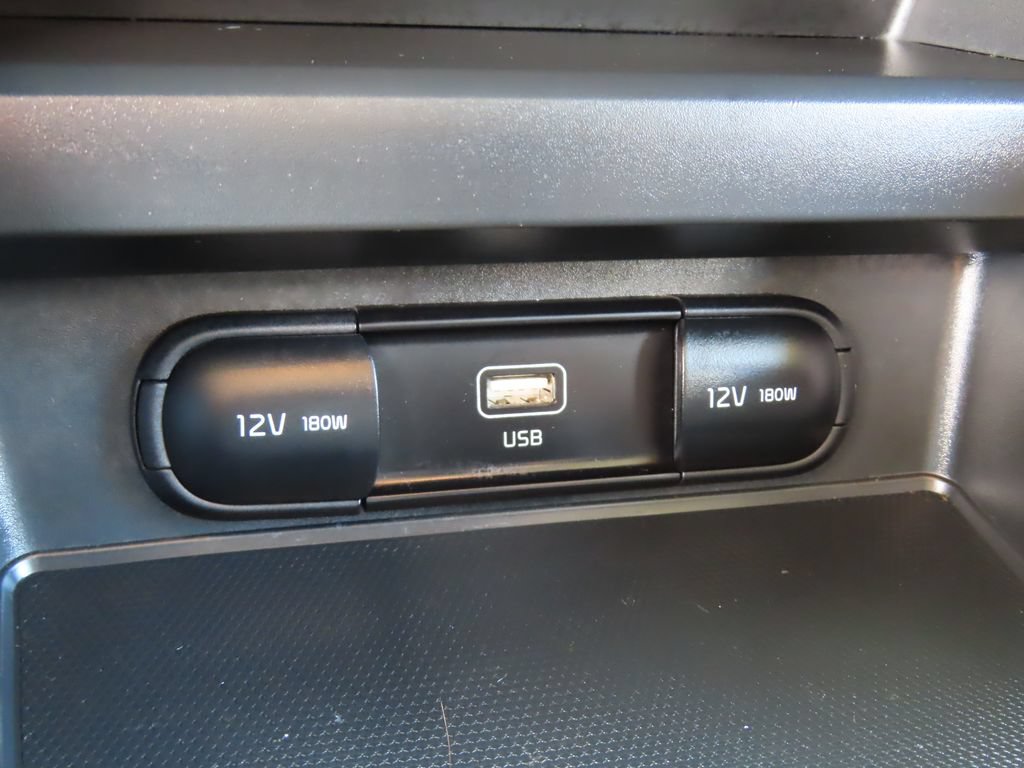 Certified 2025 Kia Soul LX w/ LX Technology Package FWD image 7