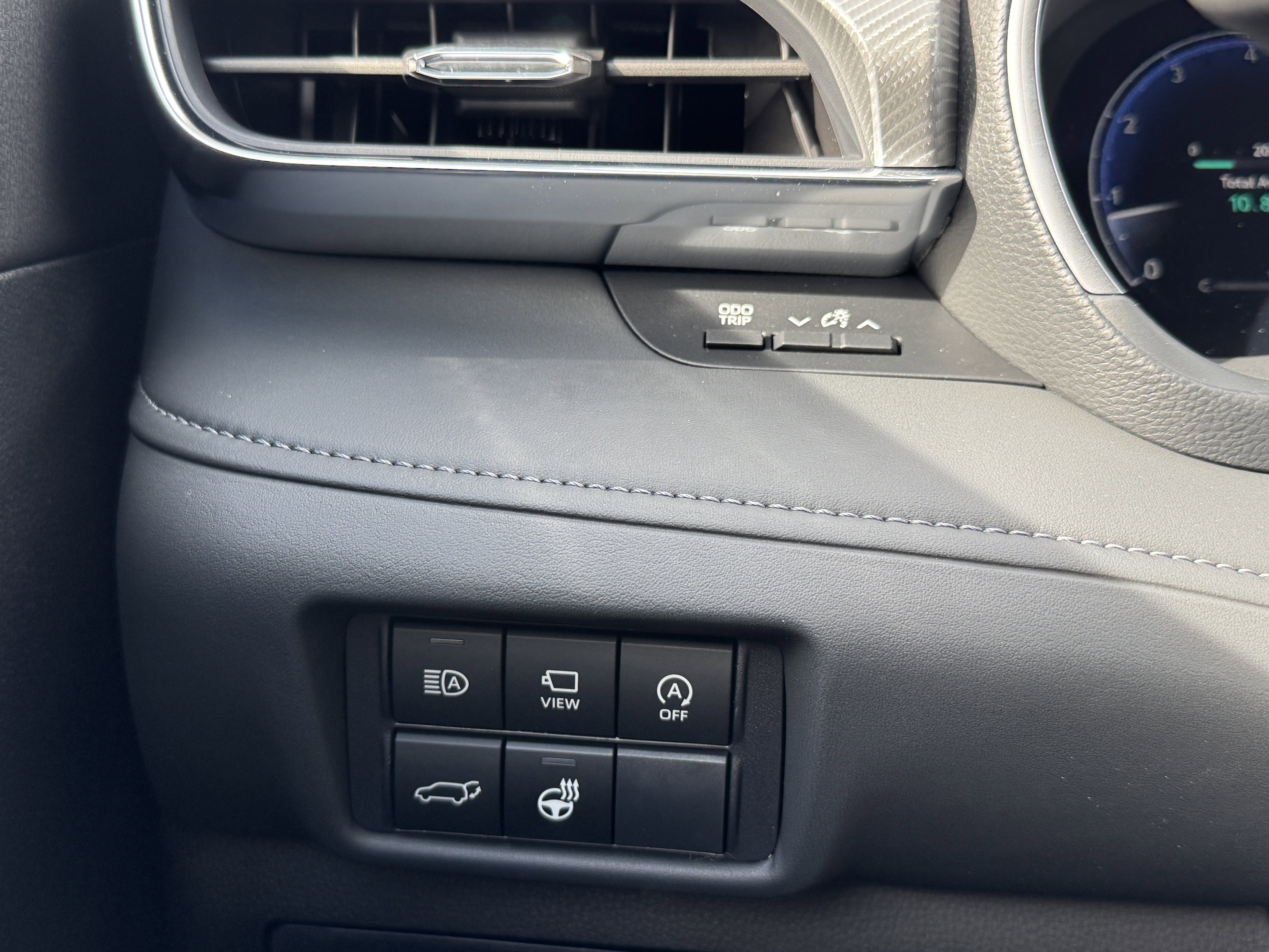 New 2026 Toyota Highlander Platinum AWD/4WD image 19