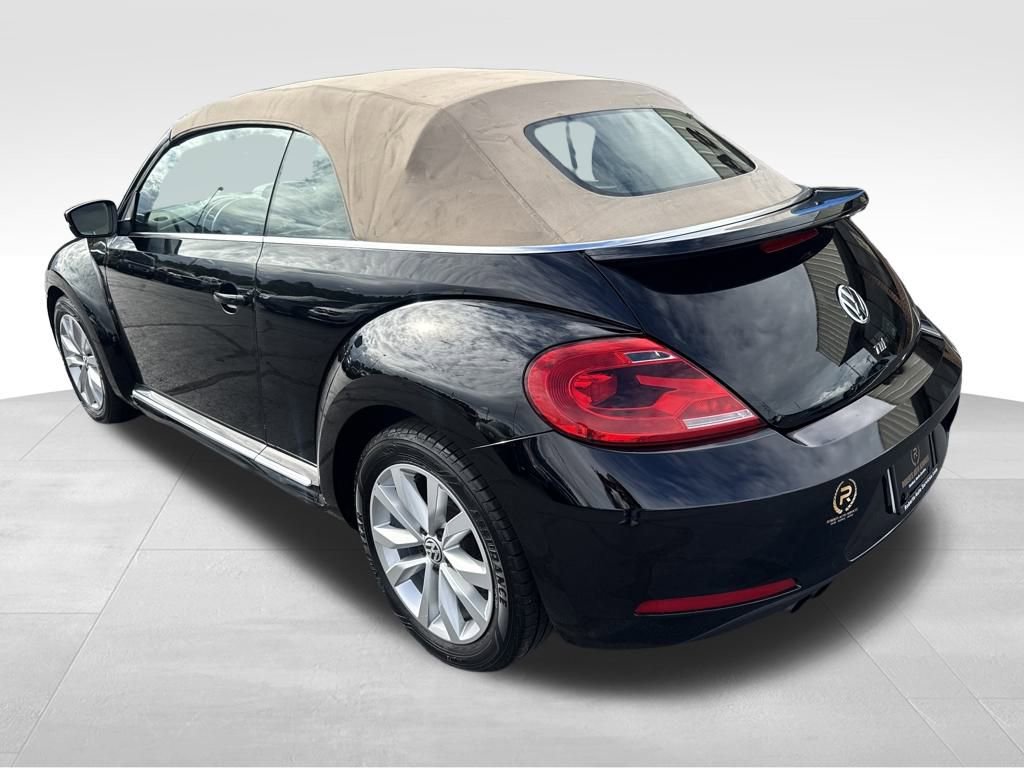 Used 2014 Volkswagen Beetle TDI image 3