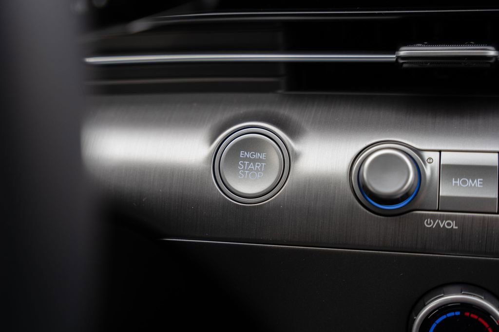 New 2026 Hyundai Kona SE image 24