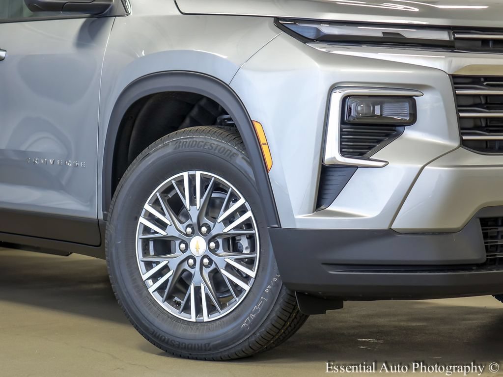 New 2026 Chevrolet Traverse LT w/ LPO, Floor Liner Package FWD image 4
