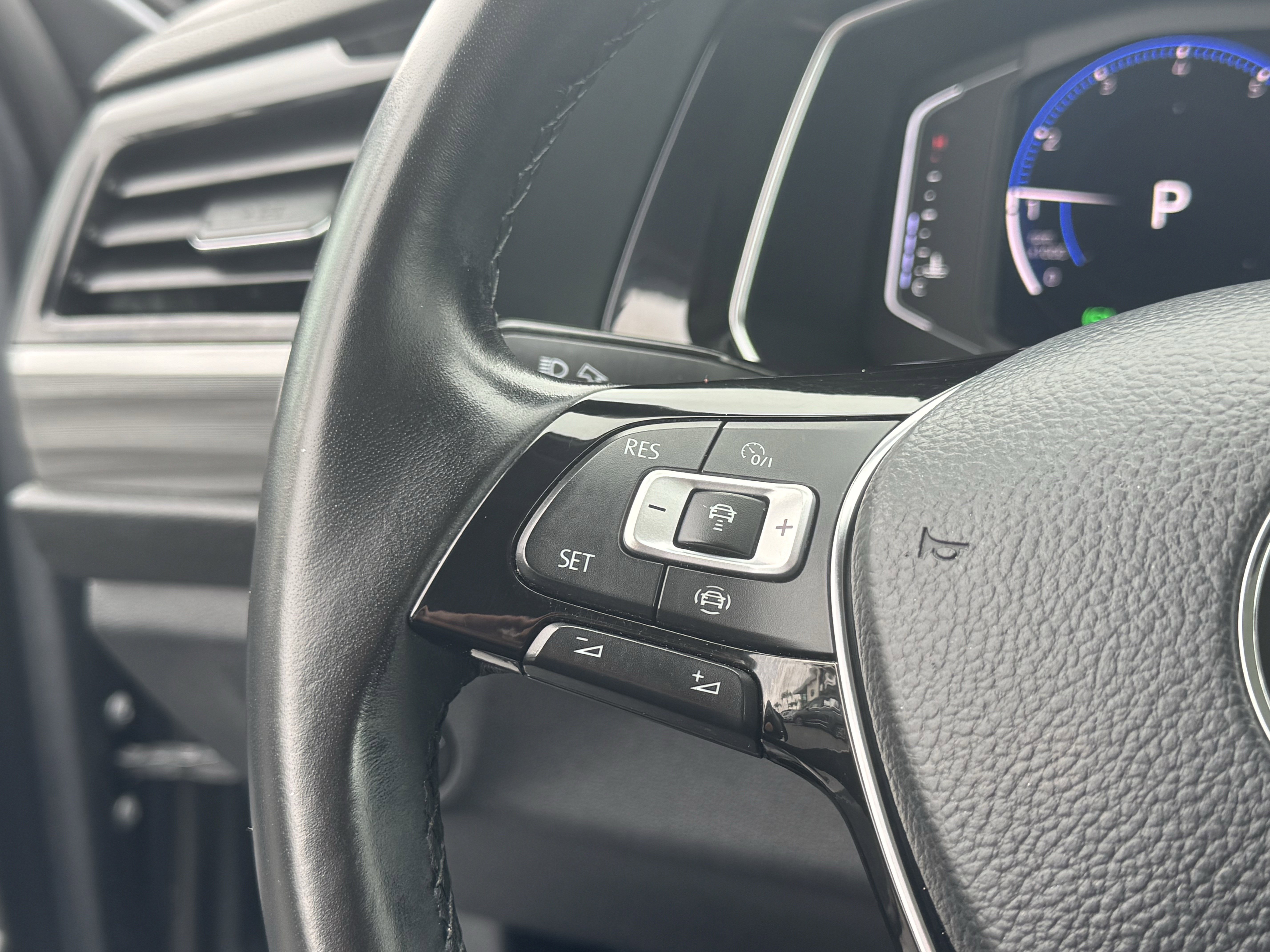 Used 2019 Volkswagen Jetta SEL FWD image 19