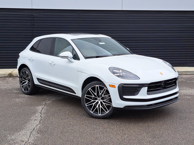 Used 2026 Porsche Macan AWD/4WD image 9