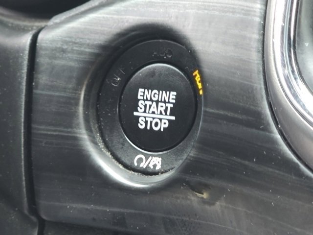 Used 2021 Jeep Grand Cherokee Freedom Edition image 12