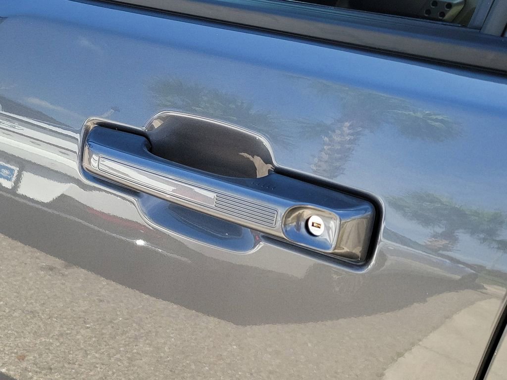 Used 2025 Ford Maverick Lariat image 12