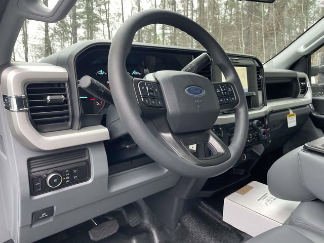 New 2026 Ford F550 4x4 Supercab Super Duty image 13