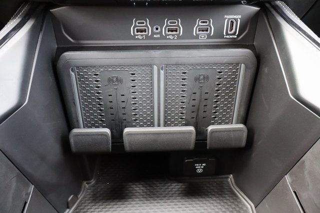 Used 2025 RAM 3500 Limited image 31