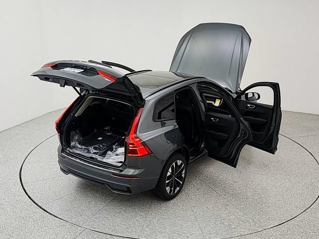 New 2026 Volvo XC60 T8 Plus w/ Protection Package Premier AWD/4WD image 39