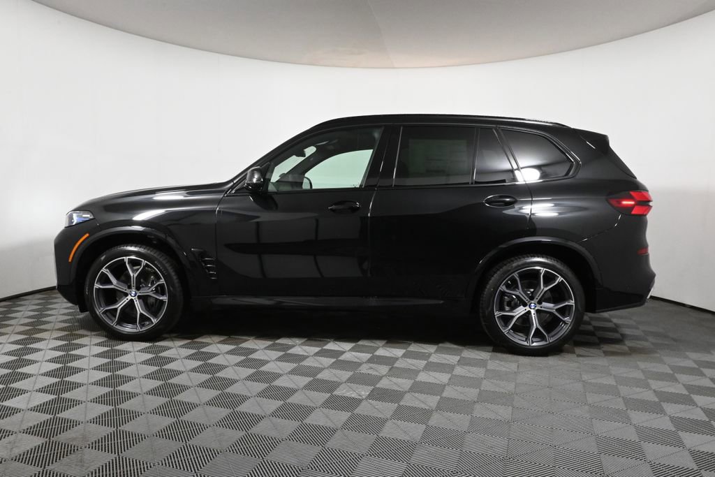 Used 2026 BMW X5 xDrive40i w/ M Sport Package image 2
