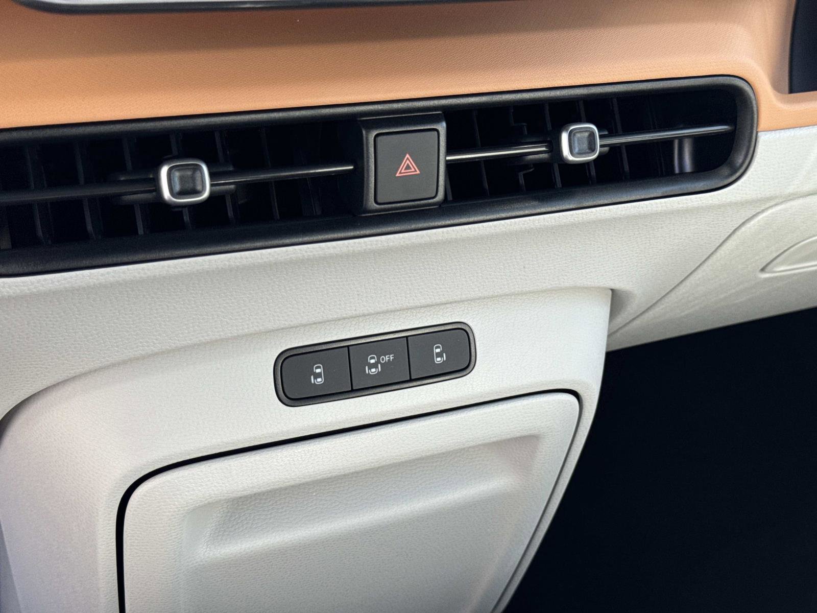 New 2025 Volkswagen ID. Buzz 1st Edition image 27