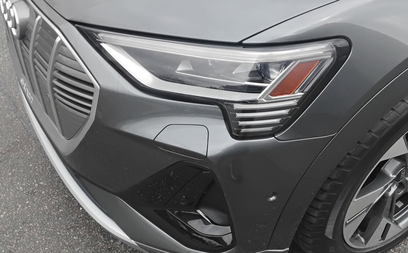 Used 2021 Audi e-tron Prestige w/ Prestige Package image 8