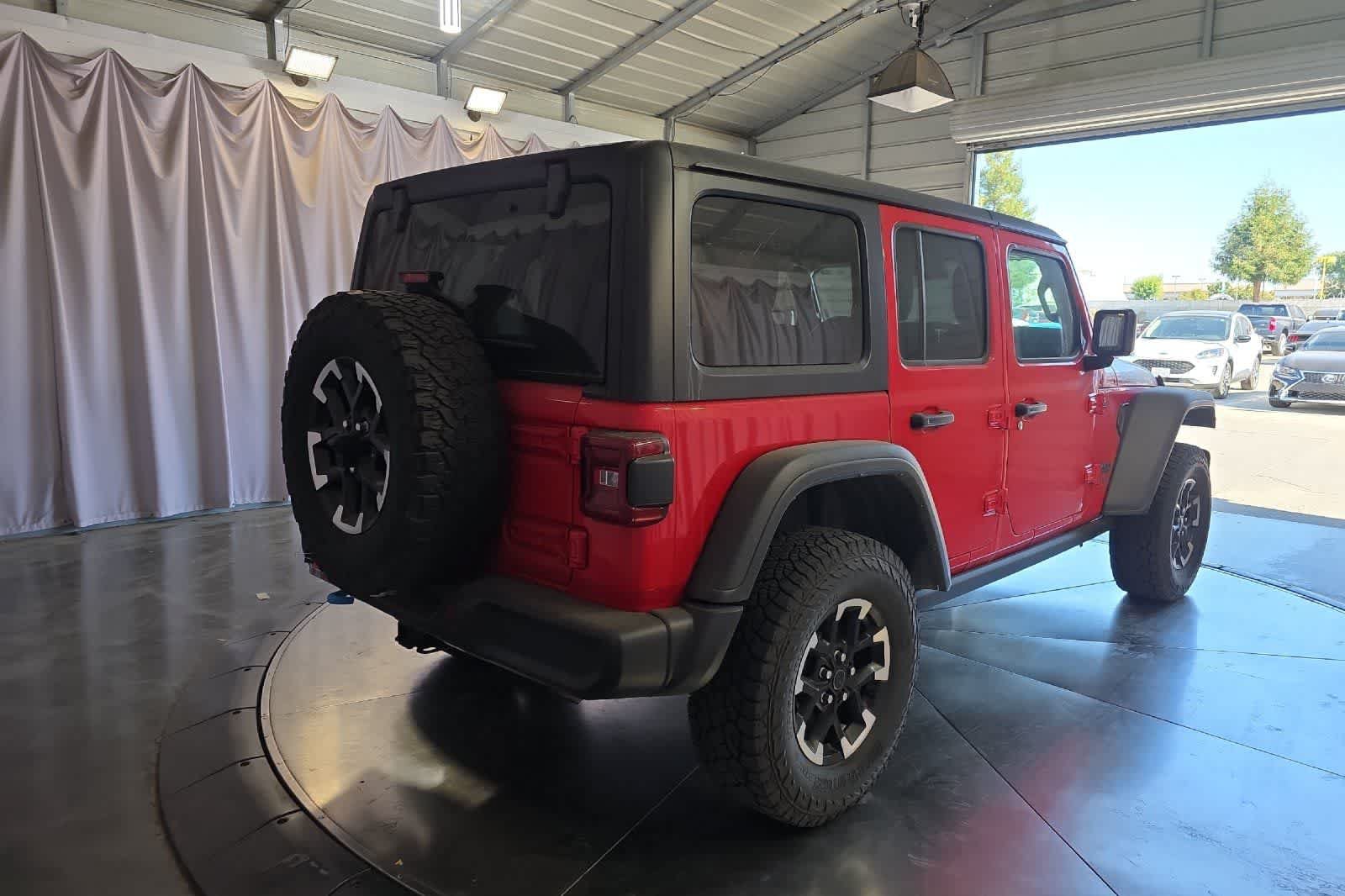 Used 2024 Jeep Wrangler Unlimited Rubicon 4xe AWD/4WD image 3