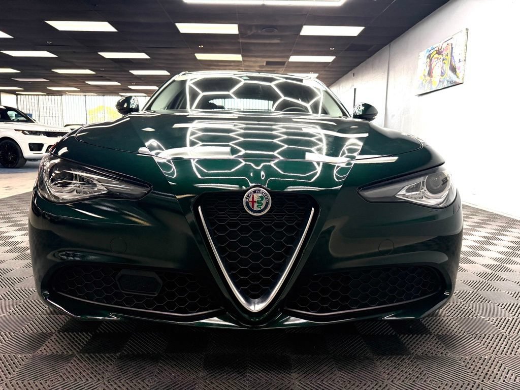 Used 2020 Alfa Romeo Giulia RWD image 3