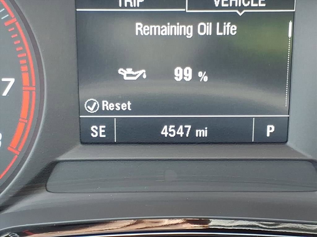 Certified 2024 Chevrolet Trax RS w/ Sunroof Package image 16