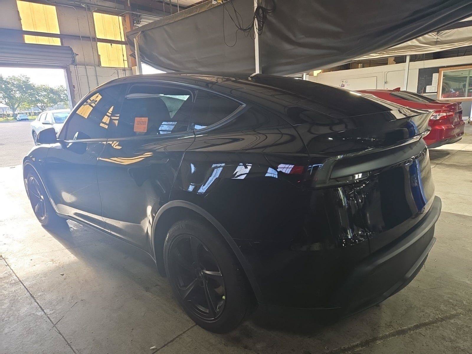Used 2026 Tesla Model Y 2WD image 16