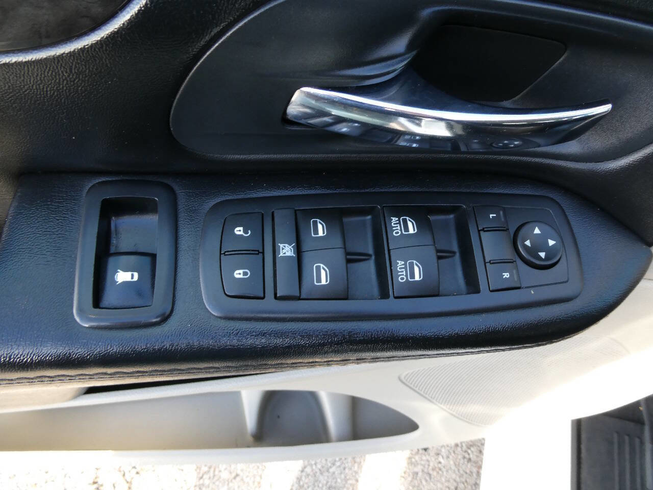 Used 2015 Dodge Grand Caravan SE w/ Quick Order Package 29E SE image 22