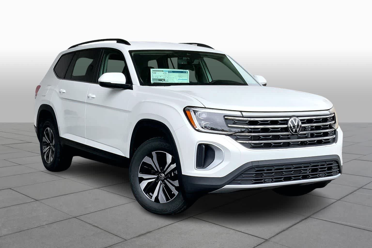New 2026 Volkswagen Atlas SE FWD image 2