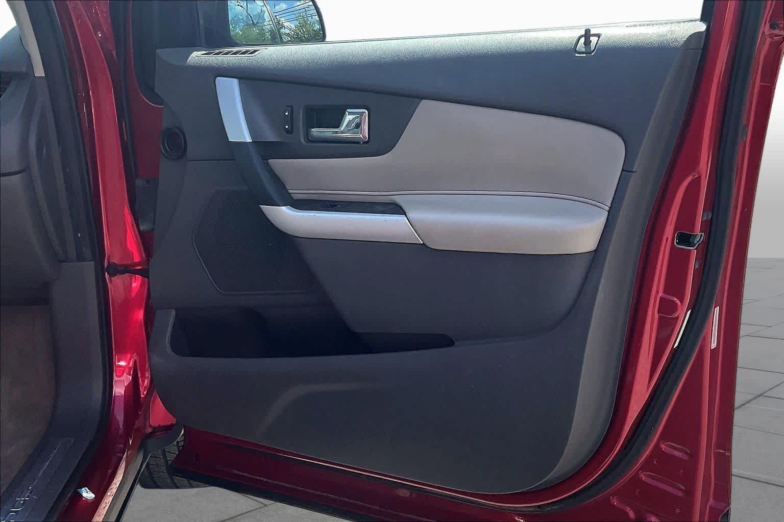 Used 2011 Ford Edge Limited w/ 302A Rapid Spec Order Code FWD image 21