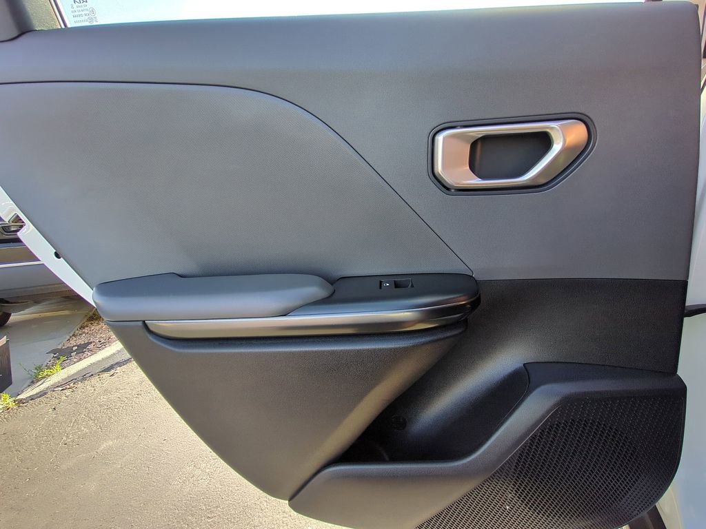 Used 2025 Kia K4 FWD image 26