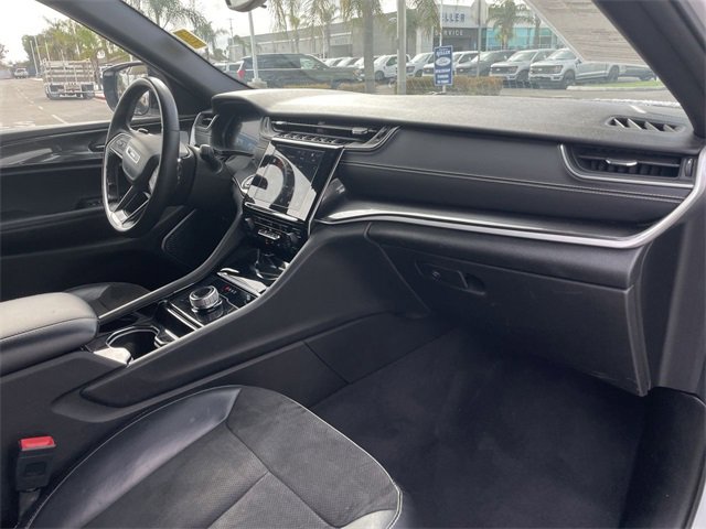 Used 2022 Jeep Grand Cherokee L Laredo image 28