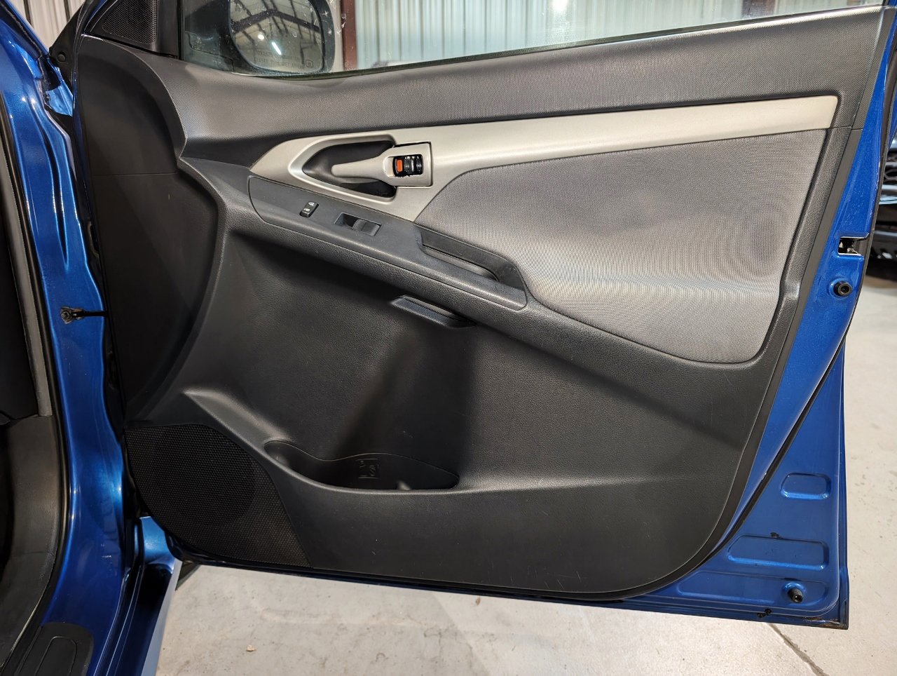 Used 2009 Toyota Matrix S image 24