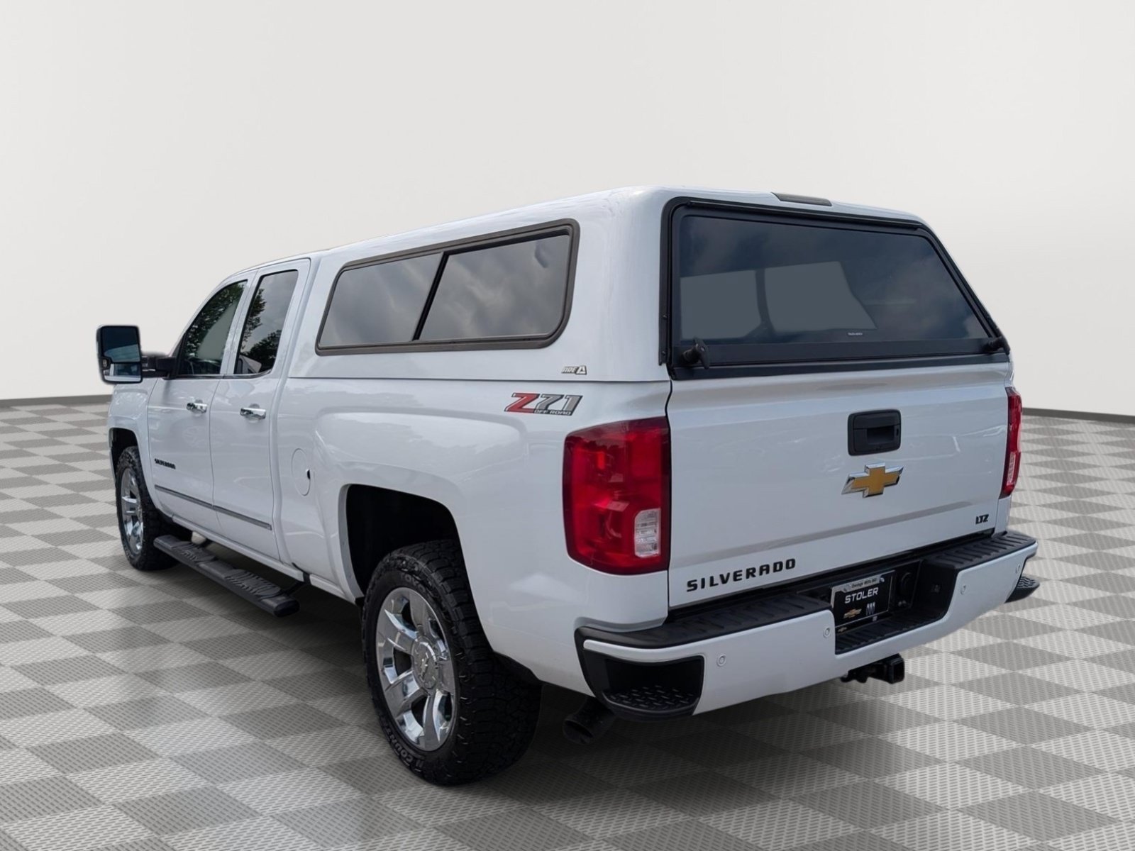 Used 2018 Chevrolet Silverado 1500 LTZ Z71 w/ LTZ Plus Package AWD/4WD image 3