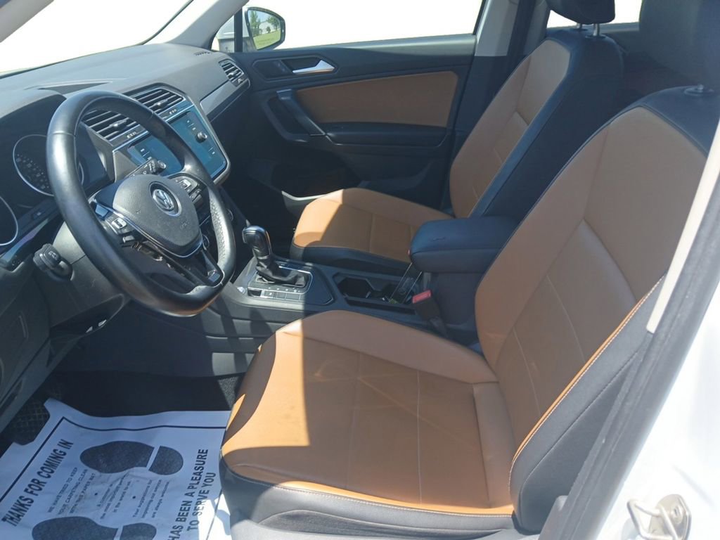 Used 2019 Volkswagen Tiguan SE w/ Panoramic Sunroof Package FWD image 15