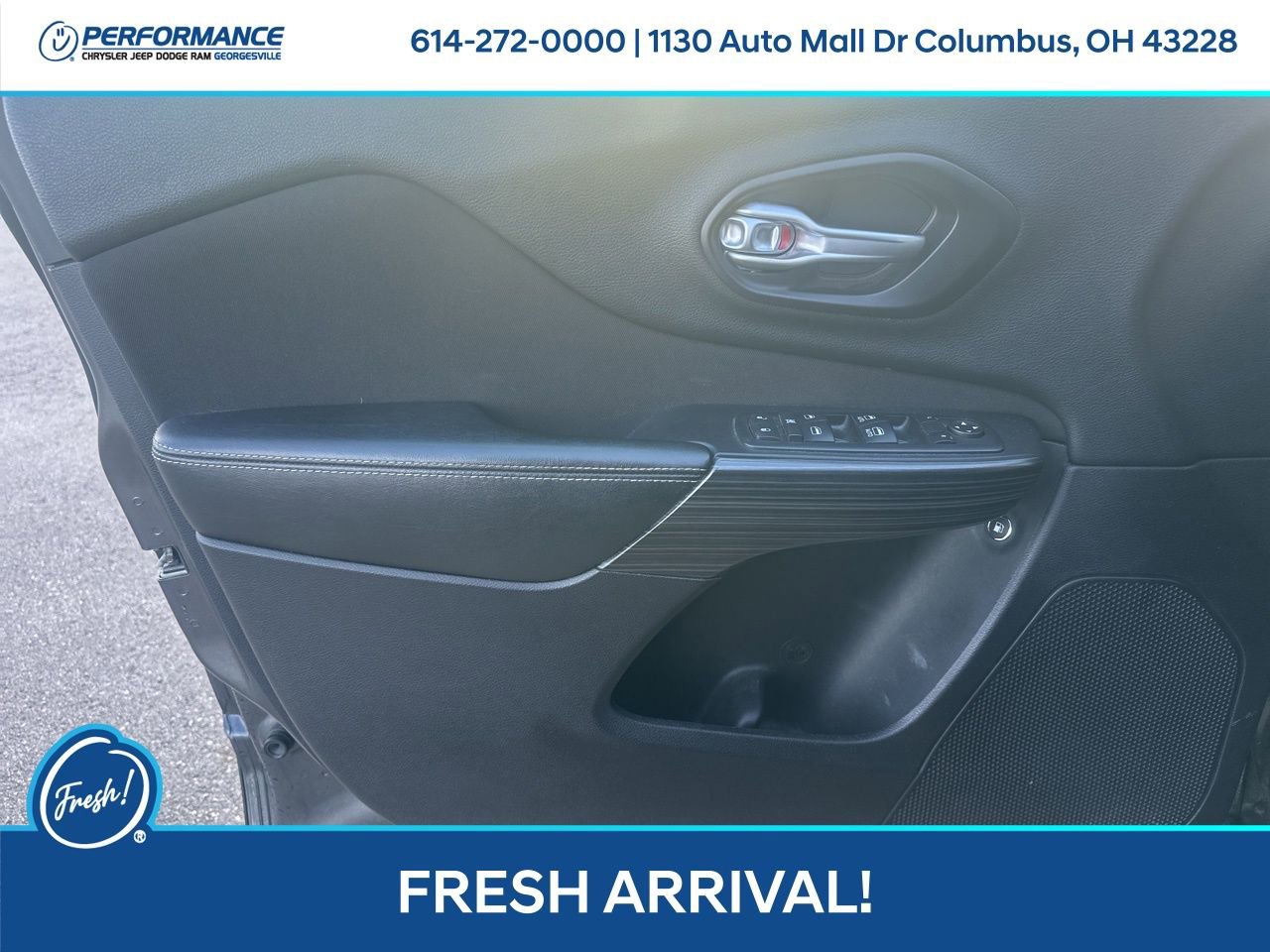 Used 2016 Jeep Cherokee Latitude w/ Cold Weather Group image 11