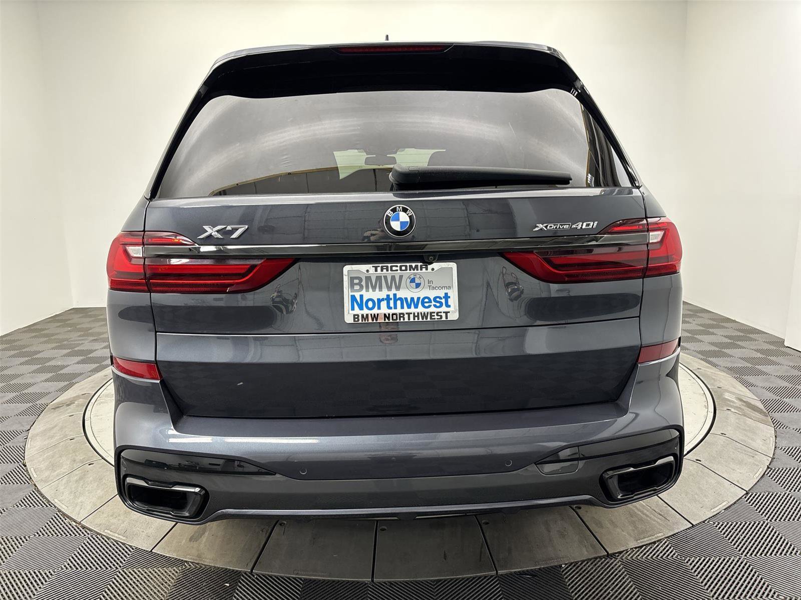 Used 2022 BMW X7 xDrive40i w/ M Sport Package AWD/4WD image 15