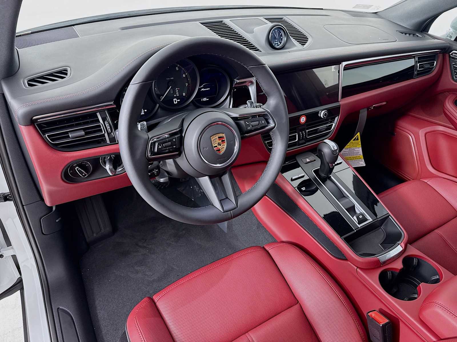 New 2026 Porsche Macan image 4
