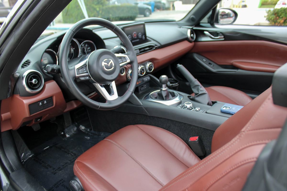 Used 2019 MAZDA MX-5 Miata RF Grand Touring RWD image 16